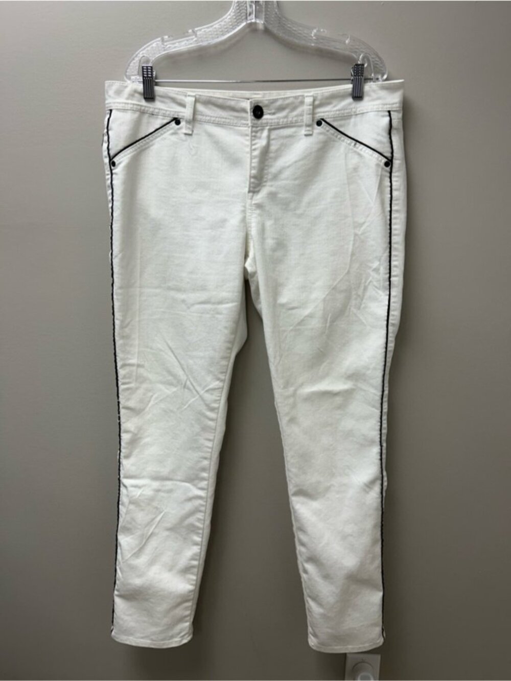 Jordache Women’s White w/ Black Trim Skinny Jeans